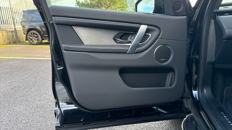 Land Rover Discovery Sport 1.5 P270e Dynamic SE 5dr Auto [5 Seat] Station Wagon